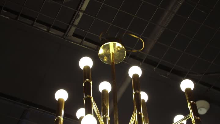 Lussuoso lampadario decorativo in oro e14