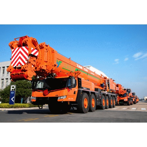 XCMG's first batch of equipment for the bulk order of 100 cranes has been dispatched!