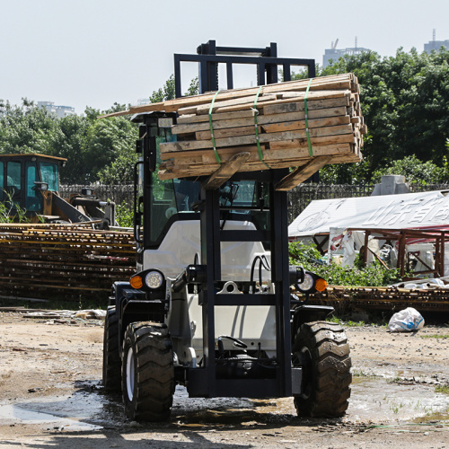 China Discing Forklift 3 tonnes Off Road Forklift 5 tonnes Tous Terrain Fork Fork à vendre