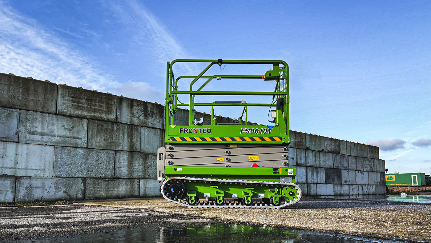 Crawler Scissor Lift.