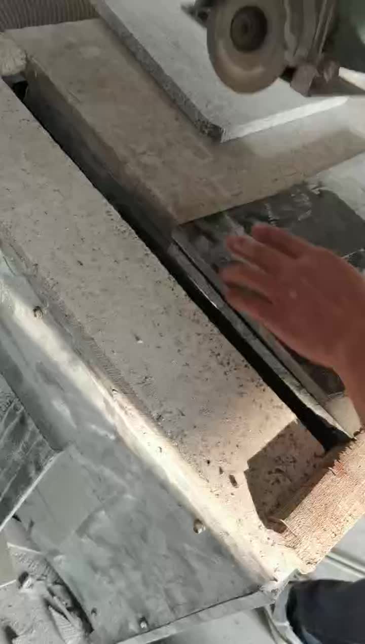 Small saw blade cutting video