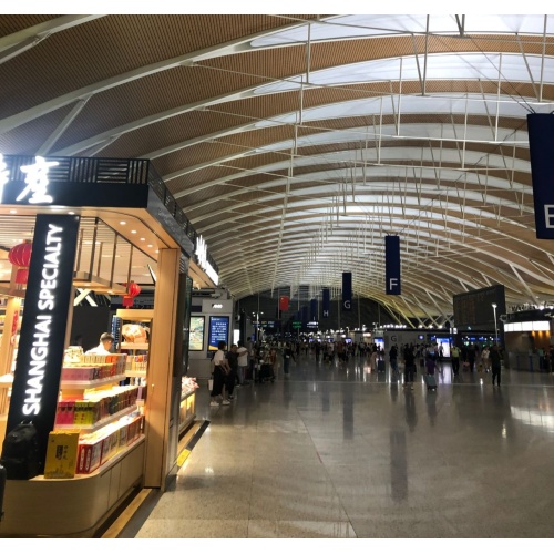 I clienti tedeschi visitano la produzione di Sun Shade Sail e vengono inviati all'aeroporto