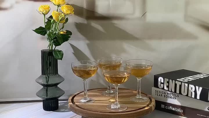 Ensemble de verre coupé à champagne gravé