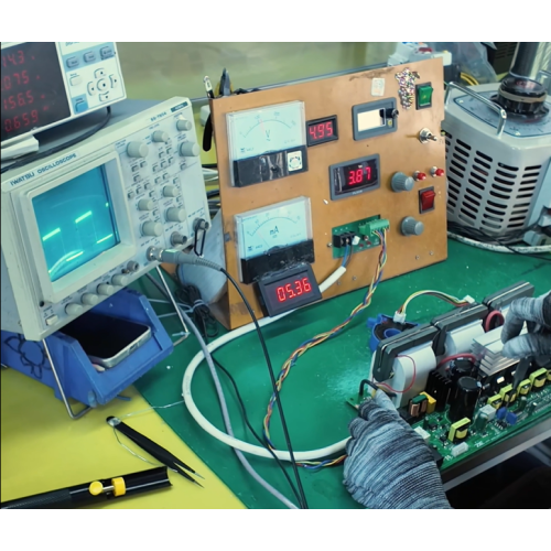 Inspection de l’alimentation du laser CO2 et tests par lots