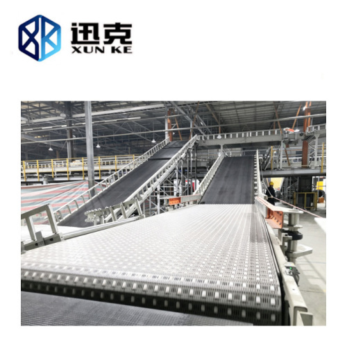 Shanghai Xunke Automation, Modern Lastik Üretimi için Yüksek Verimli Dik Açılı Kauçuk Malzeme Kaldırma Konveyörünü Piyasaya Sürüyor