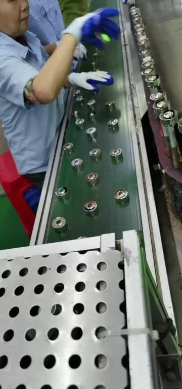 Manufacturig Technique of Cosmetic Packaging  (3)