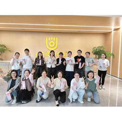 Ningbo Unibono Appliance Co. Ltd celebra el Día de la Madre con regalos reflexivos, enfatizando el enfoque centrado en las personas y el espíritu de equipo armonioso