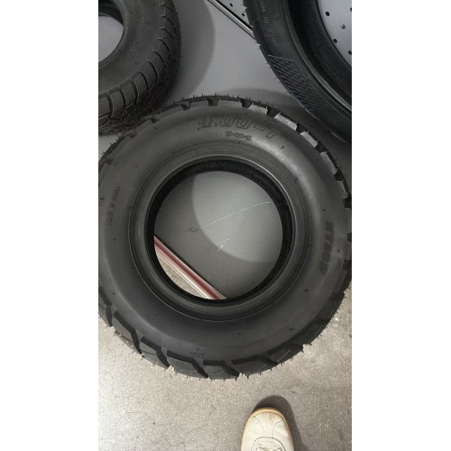 La nueva línea de producción de Rislife comienza a funcionar, producción en masa de neumáticos para scooters sin equilibrio de 4 a 9 pulgadas