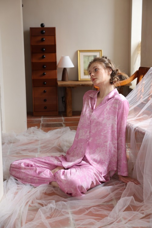 Taizhou Xiajie Garments расширяет глобальный охват благодаря 20-летнему опыту в области домашней одежды