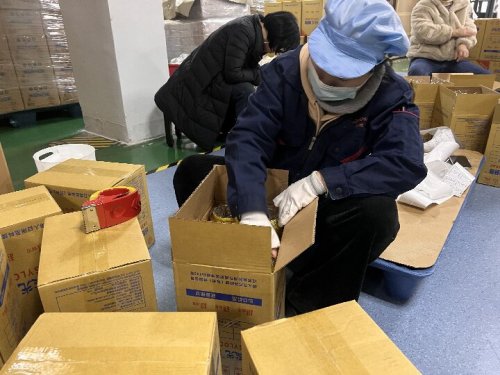 Goods check and shipment before CNY holiday