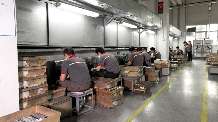 Manual polishing workshop