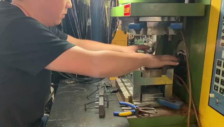 정밀하게 제작됨: 호주 플러그 전원 코드