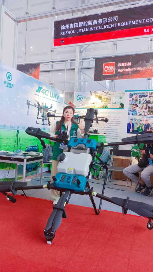 ساندي ليانغ يضيء بشكل مشرق في معرض كانتون 2024