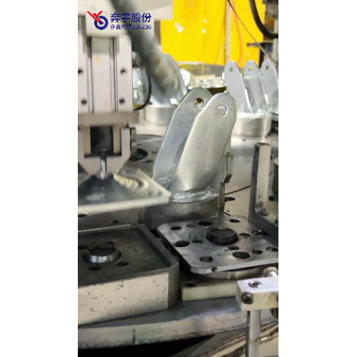 Produktion von Hochleistungsrennenklammern