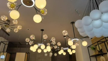 Elegant LED COB Glass Ball Pendant Chandeliers for Wholesale1