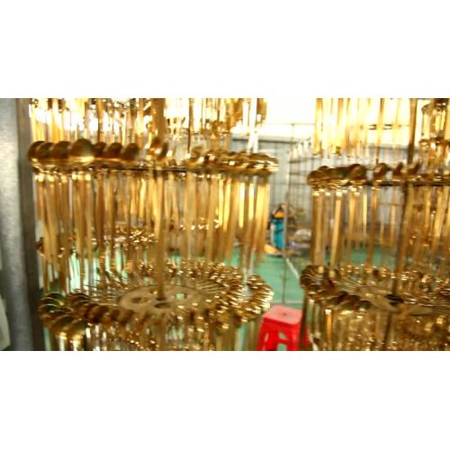 Vajilla con tenedor de colores dorados y titanio chapado en pvd