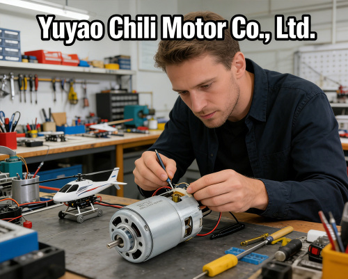 Motor CC compacto con escobillas para uso en bricolaje y maquinaria