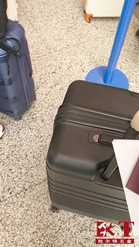 スーツケース計量ハンドル1