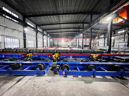 Estructura de acero galvanizado y revestimiento resistente a la corrosión: transportador de neumáticos construido para resistir la lluvia, el polvo y la exposición a los rayos UV