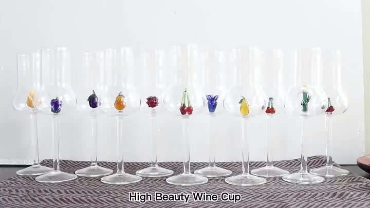 Вино стеклянная чашка