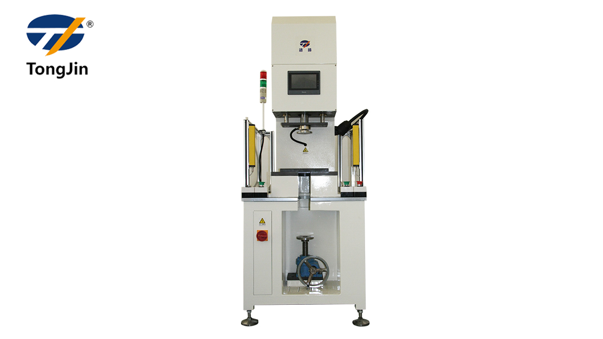 Камп&#39;ютэрнае сервопроставы націск C-Computer Computer1