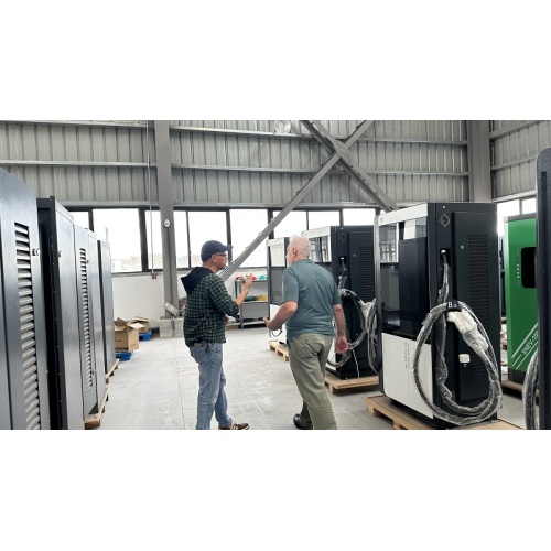 Клиенты из Парагвая посещают производственную базу Sennan Electric, чтобы изучить новые направления зарубежного сотрудничества в области зарядки свай.