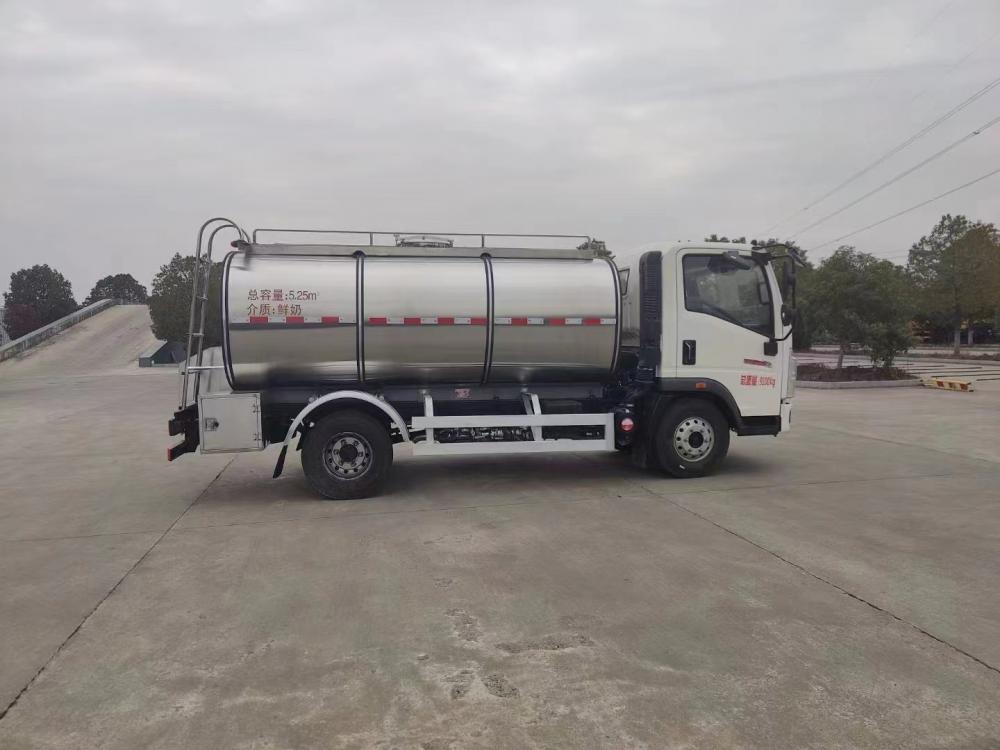 Howo Milk Tanker Truck 2 Jpg