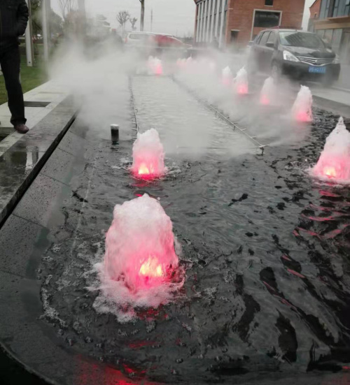 Advantages of LED underwater lamp in music fountain application