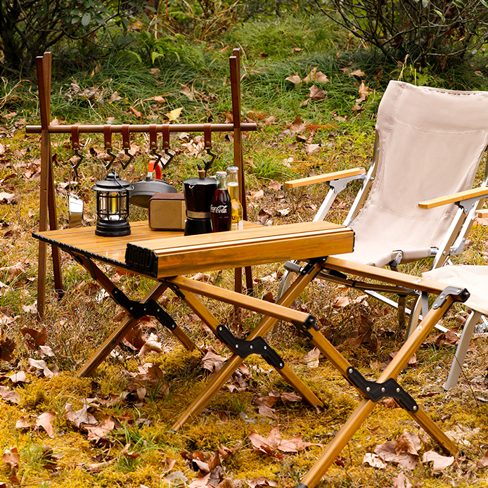 Mesa de rollo de huevo de campamento