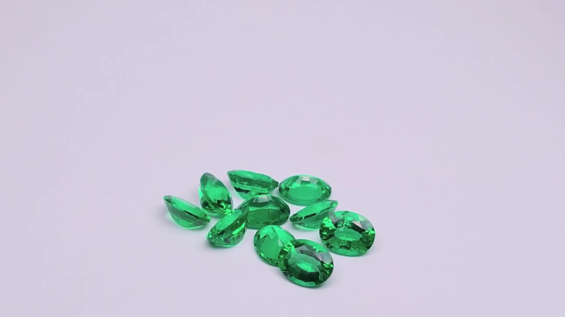 Venta caliente de buena calidad Laboratorio de color bonito de buena calidad Corto ovalado COLOMBIA Piedra esmeralda para joyas