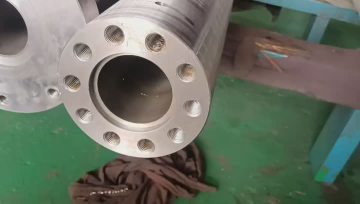 Bimetallic screw for injection machine