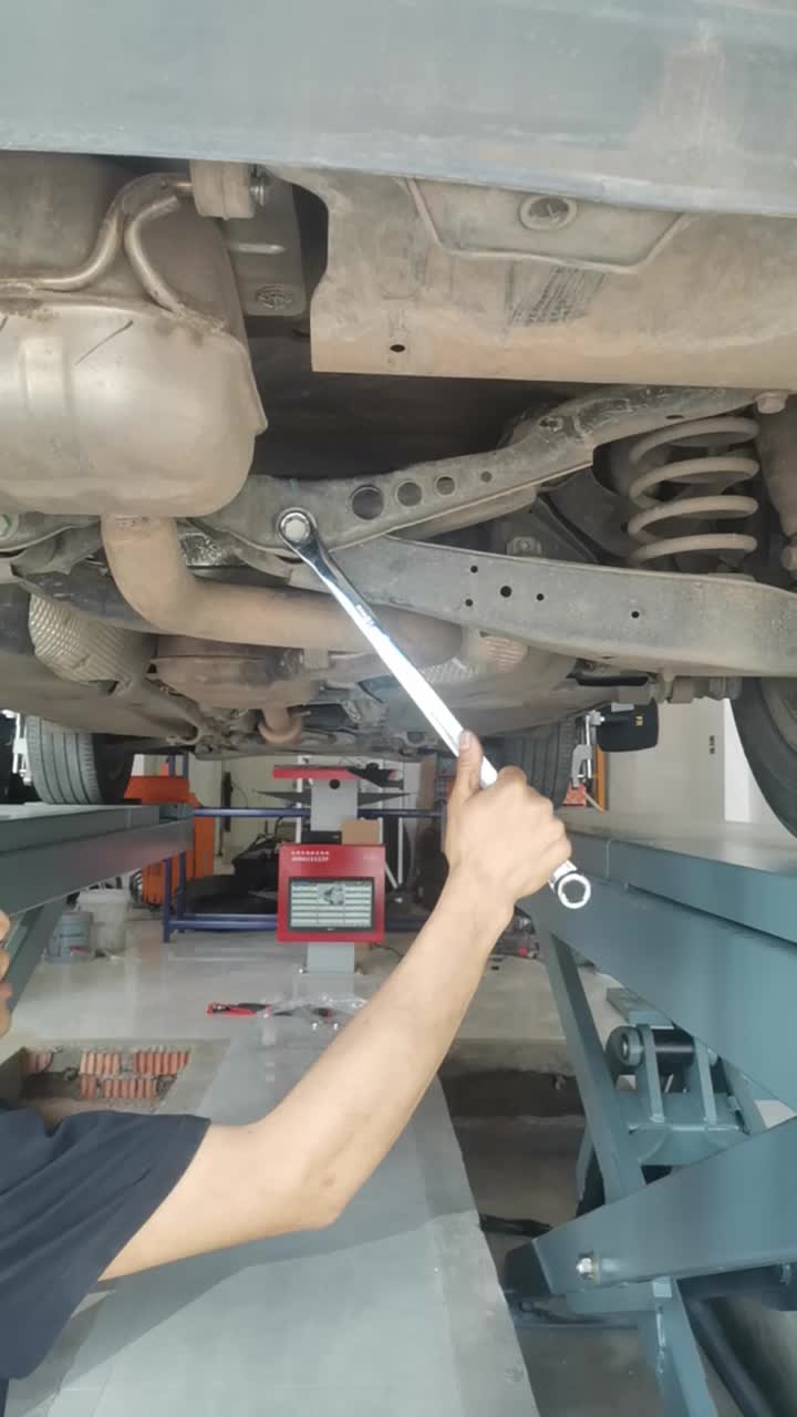 Vídeo de ajuste de suspensão multilink traseiro