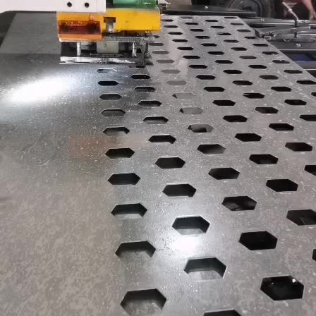 Perforowana metalowa arkusz siatki z perforowaną ze stali nierdzewnej/0,8 mm 1,0 mm aluminiowa perforowana metalowa siatka 1