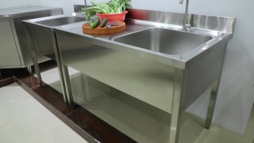 Stainless Steel Three Compartment Vegetable Sink for Commercial Kitchens1
