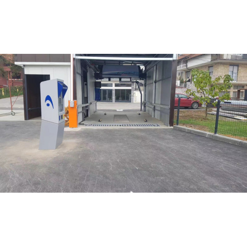 Leisu Wash 360 Touchess Autowaschanlage beim Installieren in Bosnien und Herzegowina