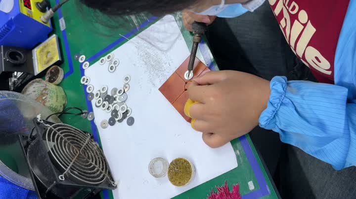 Processo de fio de soldagem de placas de atomizador