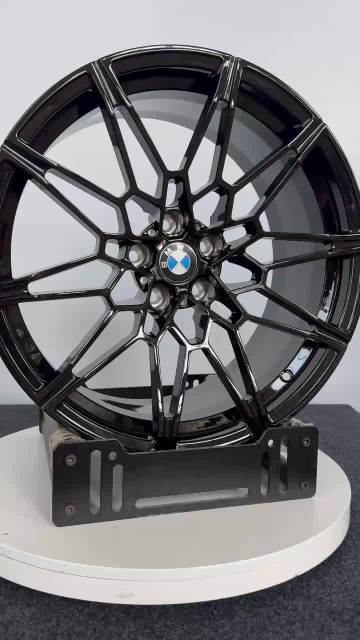 Premium Alloy Wheel Accessories for Luxury Vehicle Enhancement