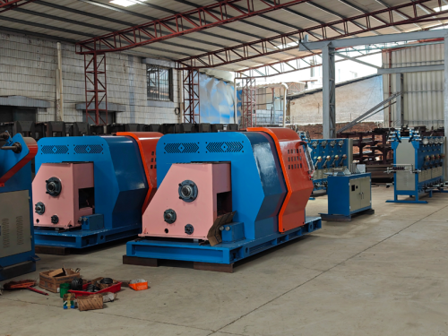 Hongli apresenta extrusora tipo 100 para produção de cabos de energia e soluções de extrusão de fio LSZH