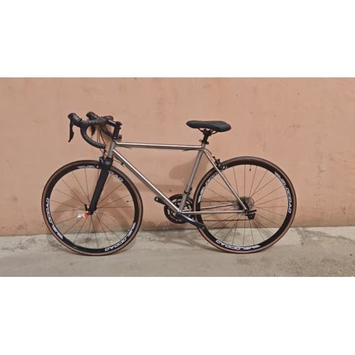 Titanium Touring Road Bicycle Cadre