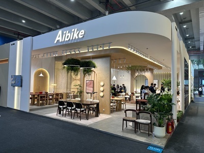 AIBIKE дэманструе калекцыю драўлянай мэблі на Guangzhou CIFF