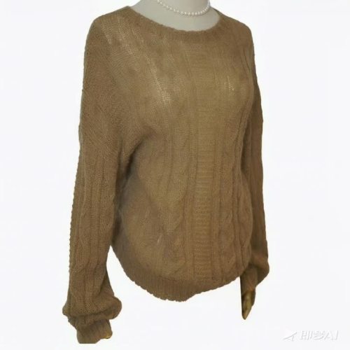 Модный свитер светло-коричневой вязки