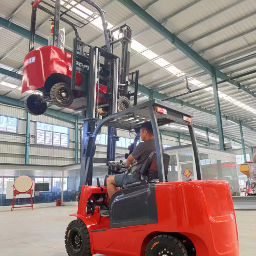 Advantages and differences of diesel forklifts and electric forklifts