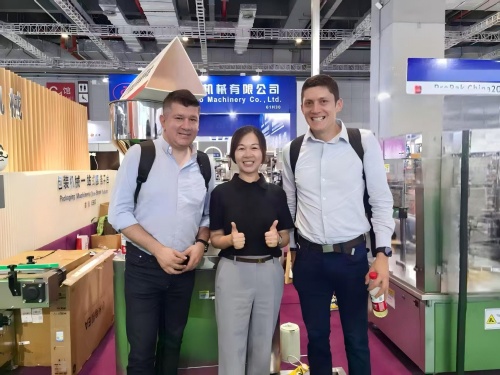 Máquinas de embalagem JENOR - Fabricante de embaladoras de sacos rotativos e pré-fabricados