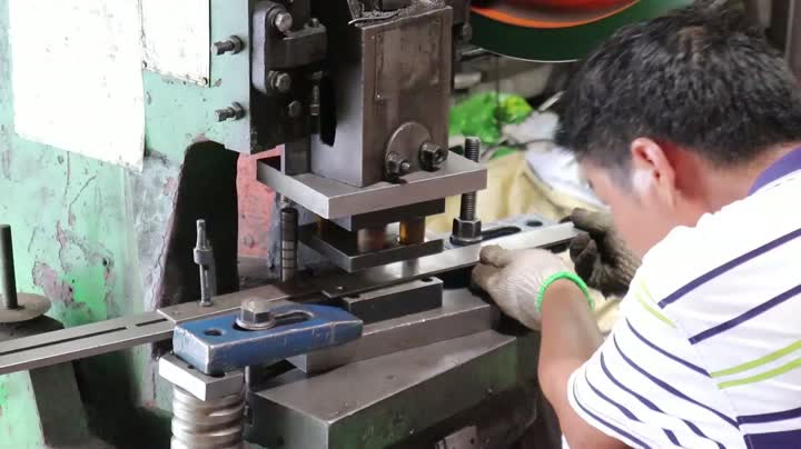 סדנת סוגרי מדף