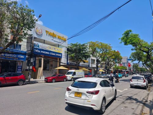 Hongli, 베트남 출장 중 PLC630 종이 테이핑 기계 납품 완료