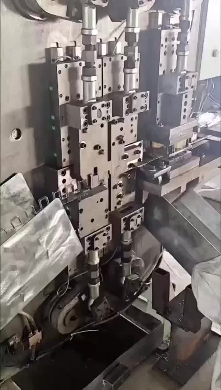 flat wire belt under production