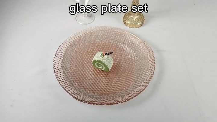 Assiette de chargeur en verre en relief de couleur rose