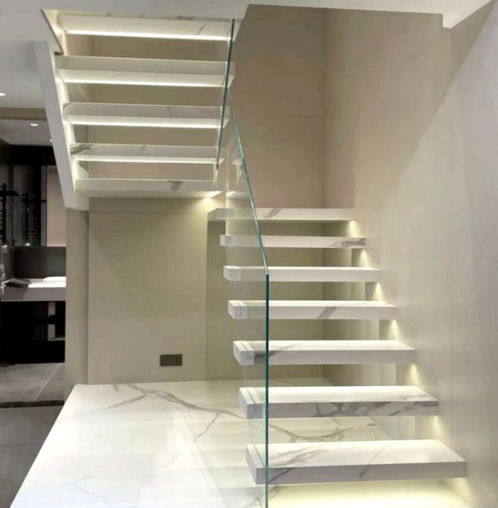 السلالم العائمة