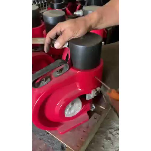 Hydraulic punching tool