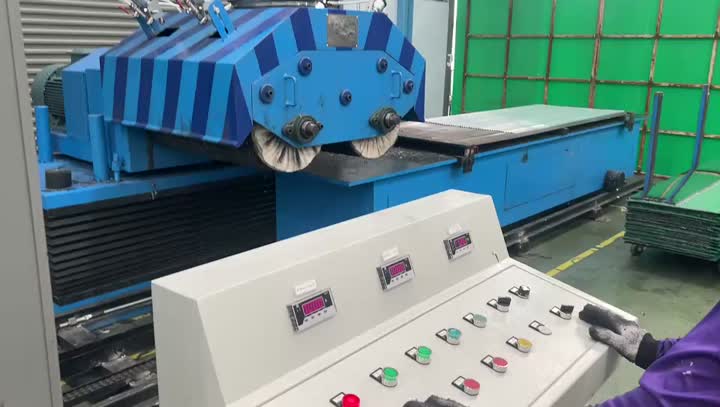 Machine à fil de tréfilage pour surface profilée